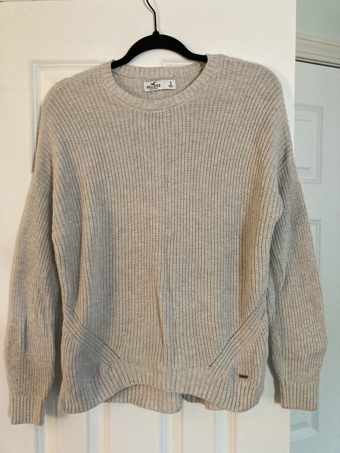 Women's Hollister Cable Knit Crew Neck Sweater