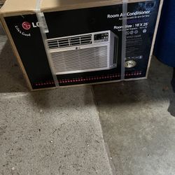 New LG Room Air Conditioner 10,000 BTU 
