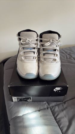 Jordan 11 White Legend