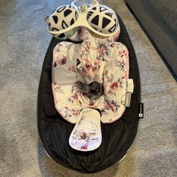 4 MOMS MAMAROO Multi-Motion Swing BRAND NEW!! 