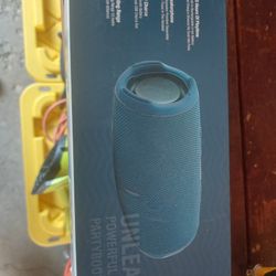 Jbl. Charge 5 Bluetooth Speaker 