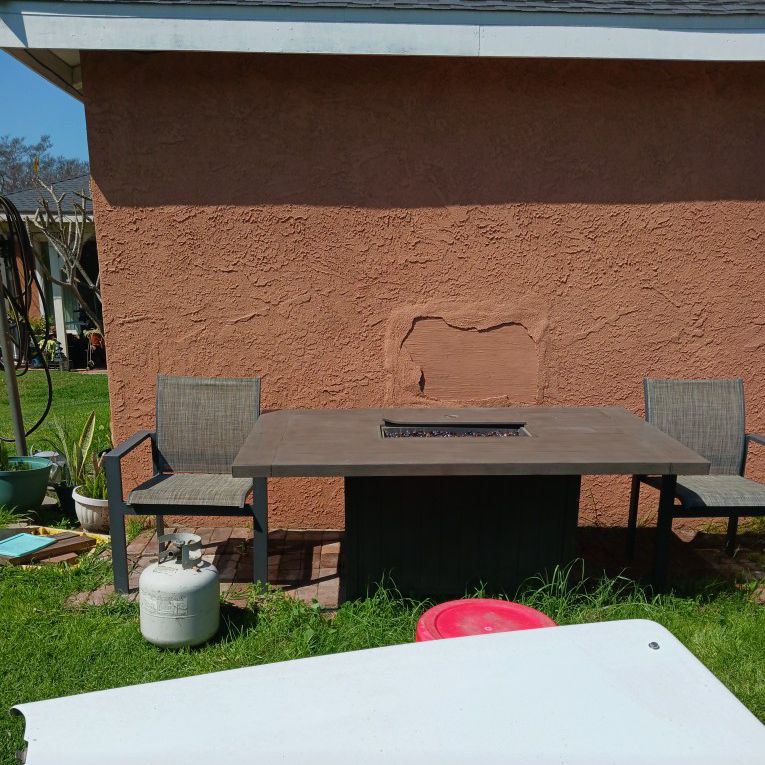 Propane Firepit Table With 4 Chairs