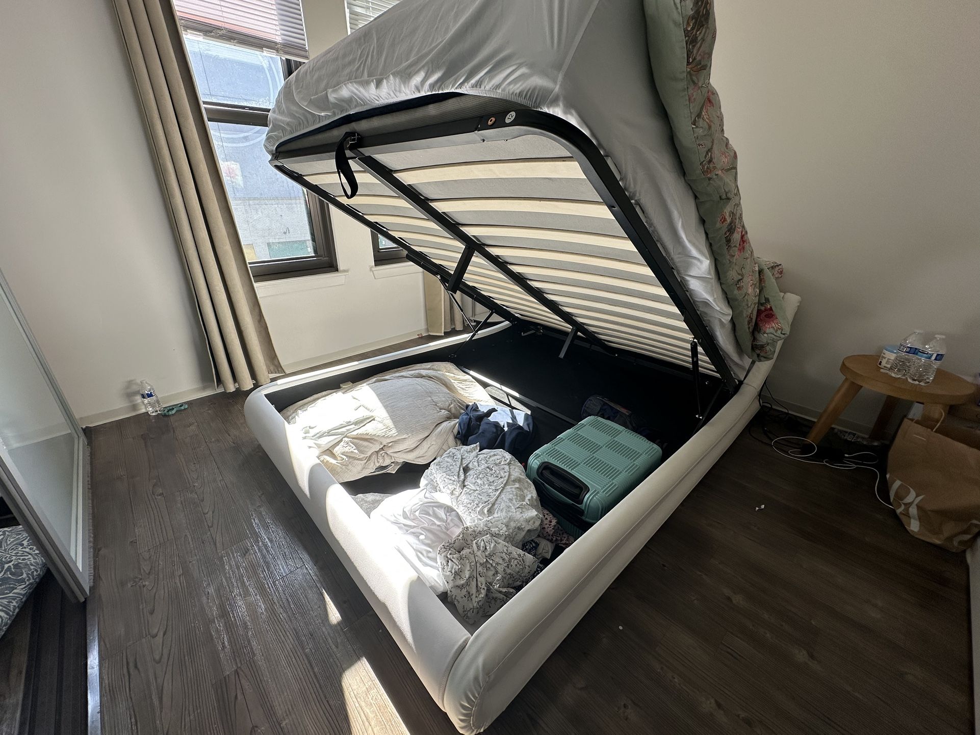 Queen Bed With Storage Space
