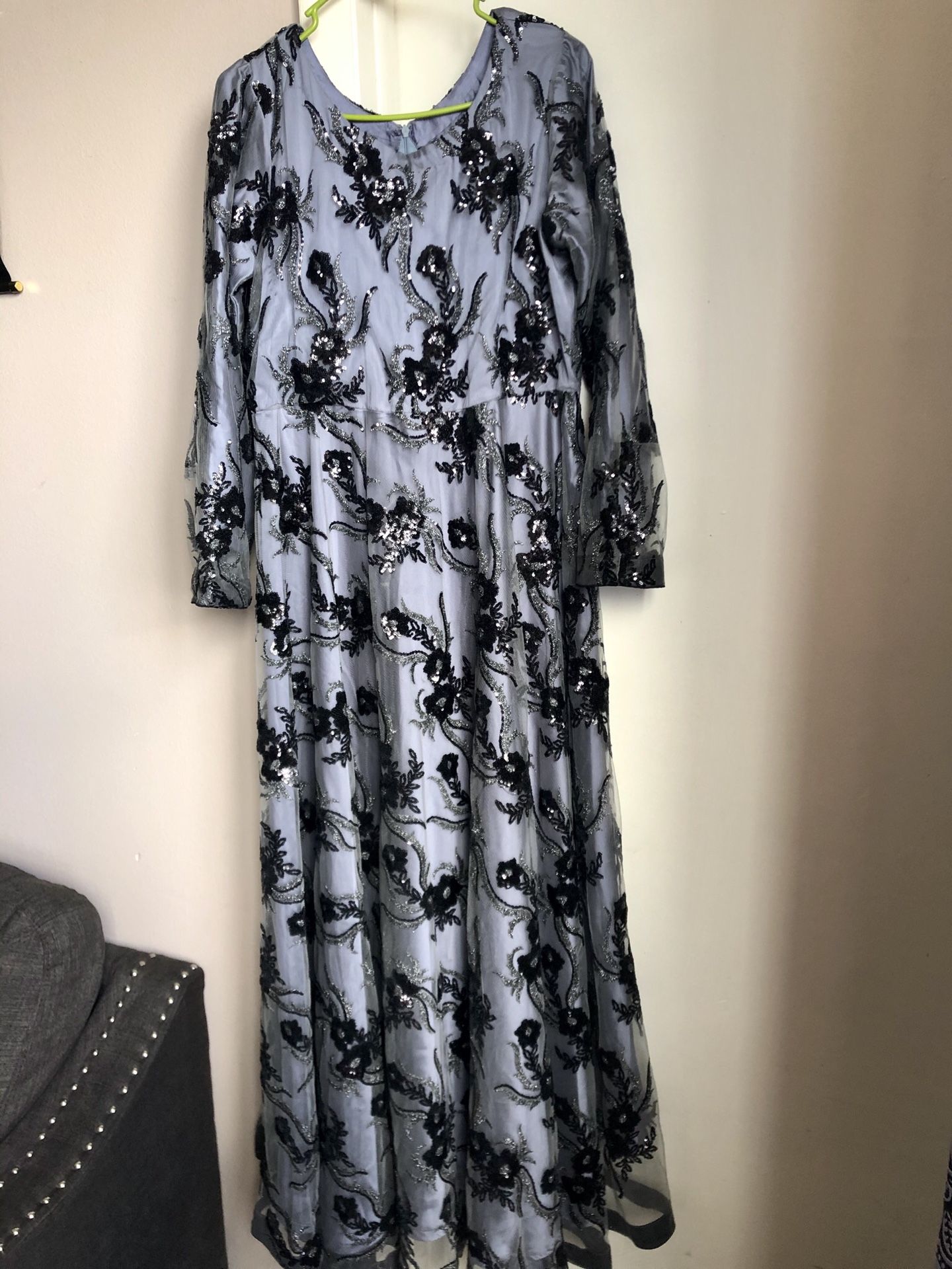 BRAND NEW blue-gray gown with long sleeves size L