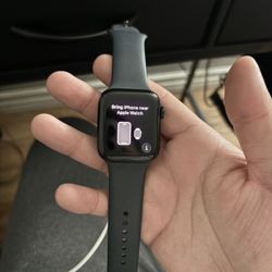 Apple Watch SE 2024