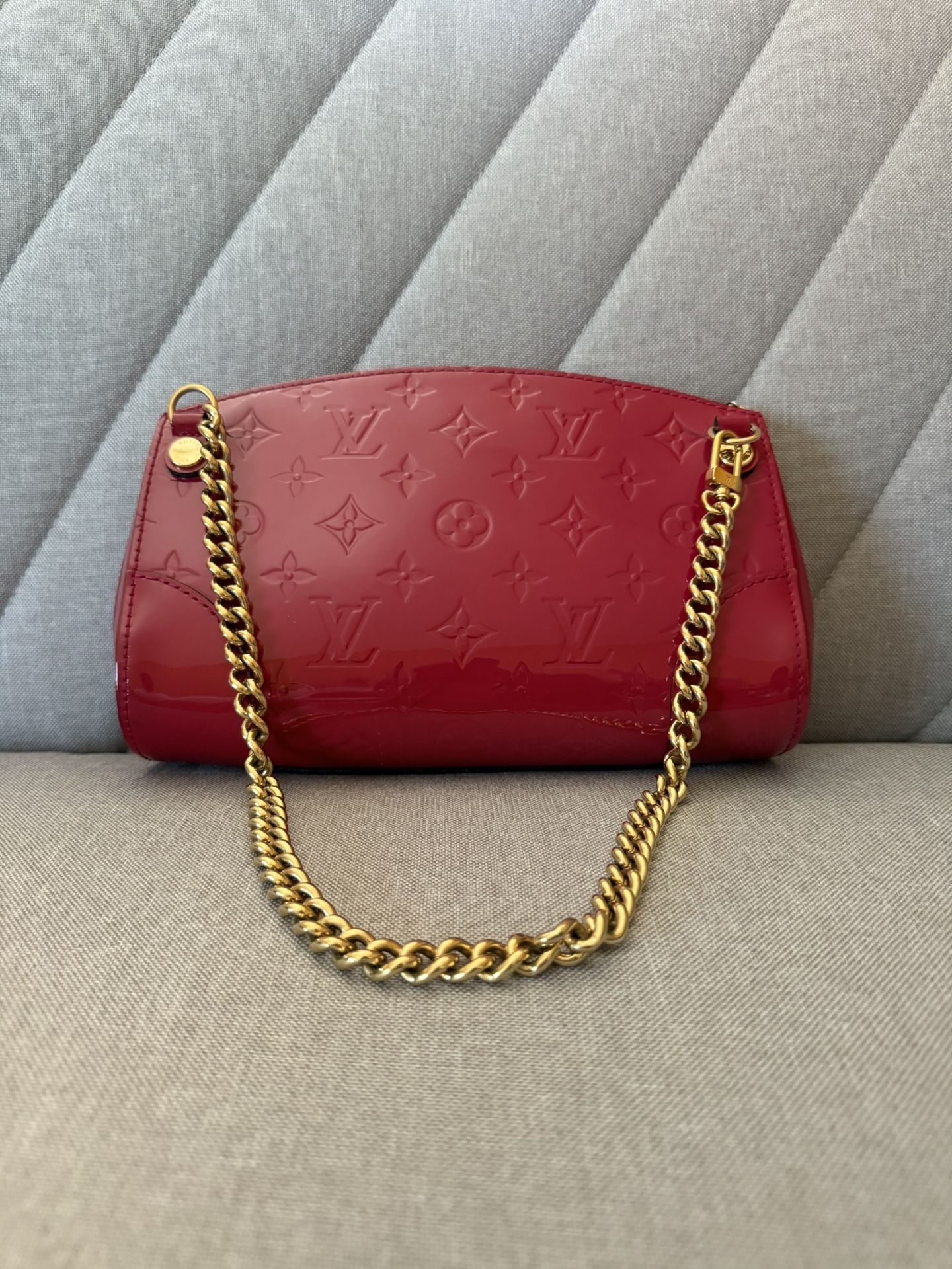 Auth Louis Vuitton Vernis Santa Monica Clutch – Magenta Shoulder
