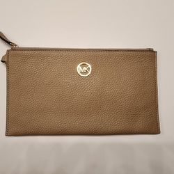 Michael Kors Wristlet 