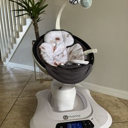 4 Moms Swing 