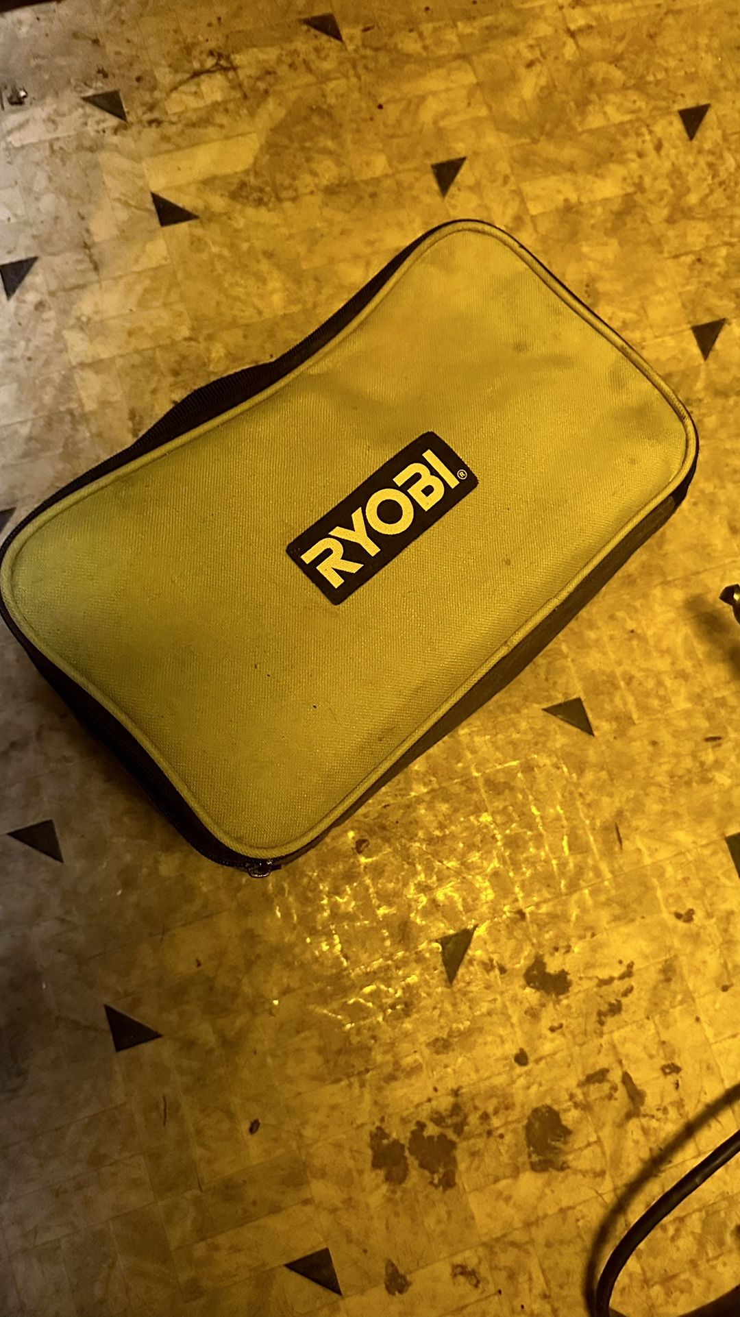 Ryobi S652DGK 2 Amp 1/4 Sheet Finish Sander Kit