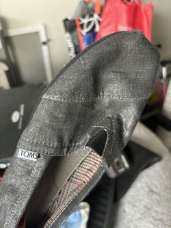 Women’s Toms Size 9