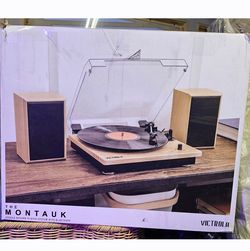 Victrola record player