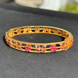 Antique Jewelry 22k solid Yellow Gold ruby stones 4.00CTW flower 🌺 butterfly 🦋 bangle 8.00” 28.80 grams 8.00mm
