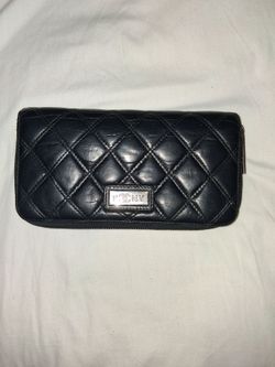 100% REAL CHANEL LAMBSKIN LADIES CLUTCH!!