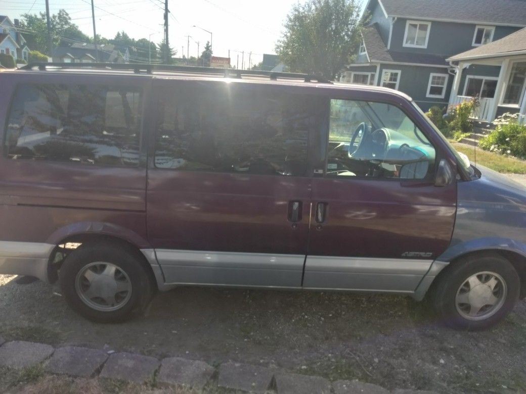 Chevy Astro Van Maroon And Blue for Sale in Lakewood, WA OfferUp