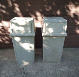Commercial Rubbermaid trash cans