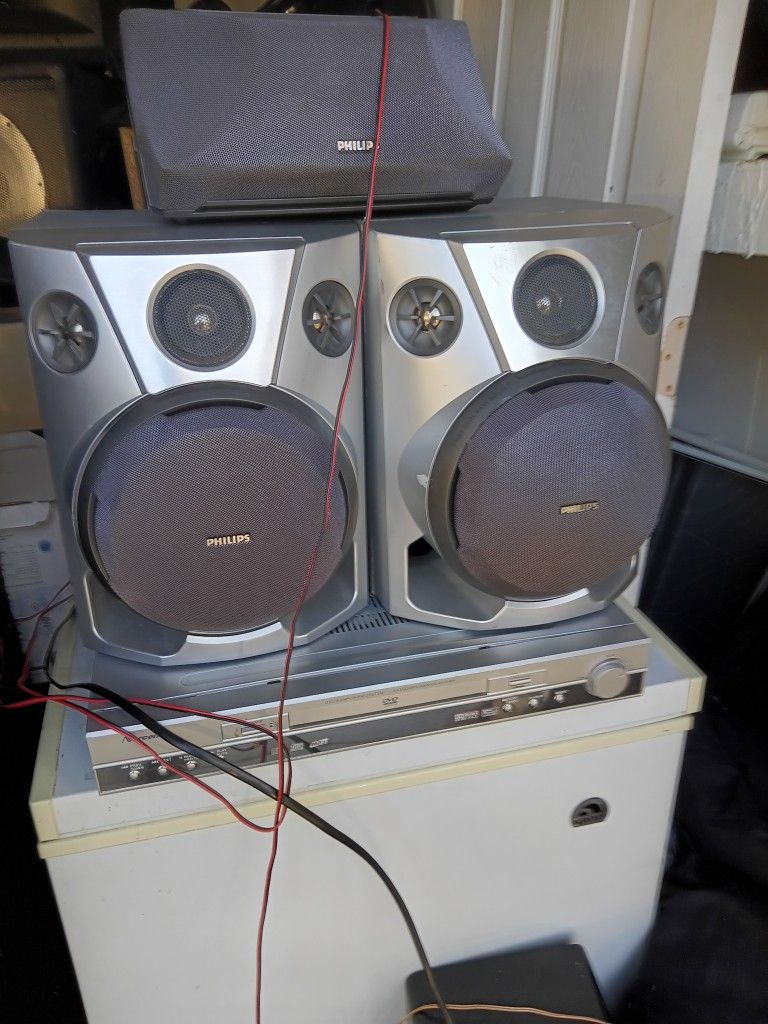Nocent amplifier mp3 dvd cd with 3 Philips speakers