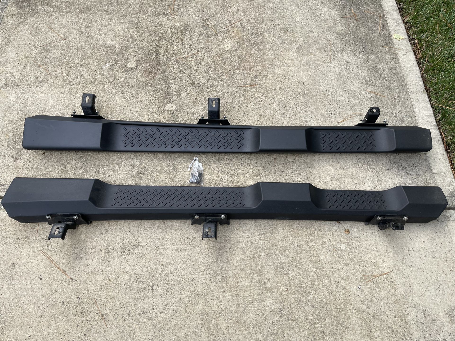 Jeep JK OE Side Steps 4 Dr 2011