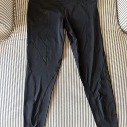 2XU Compression Tights Size Large In Black