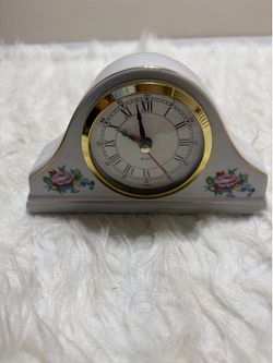 White China & Quartz Desk Clock