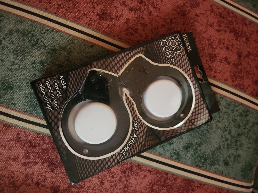 Metal Handcuff LOVECUFFS