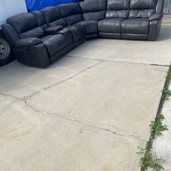 Use Sofa With Three Recliner