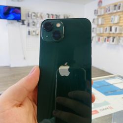 Apple iPhone 13