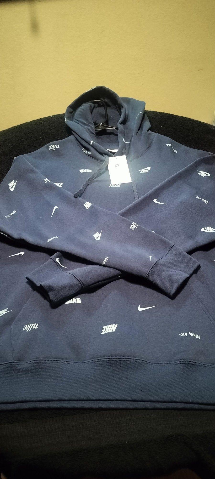 NIKE MEN'S HOODIE/JOGGER SET (2XL)...