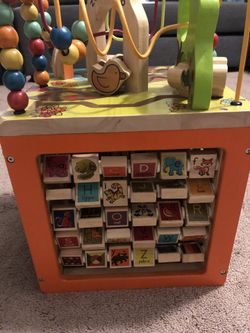 Zany Zoo Activity Cube