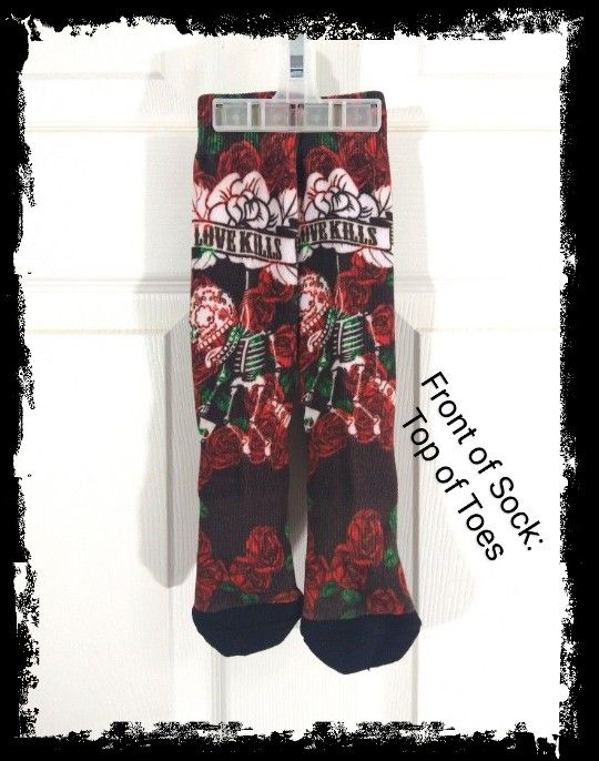 'Love Kills' Skulls & Roses Women's Novelty Socks *NWOT*