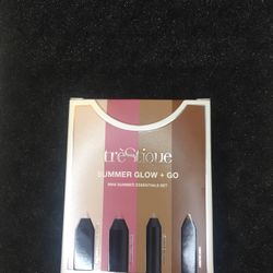 TrèStique Summer Glow + Go Make Up Kit