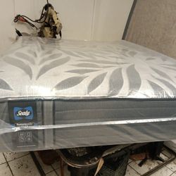 💤🛌🏾💤💤 $399 Full Sealy Posturpedic Plus 12" Medium Firm $399 💤🛌🏾💤💤