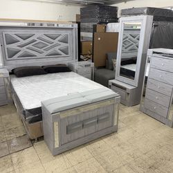 New Grey Bedroom Set (King/Queen/Full)