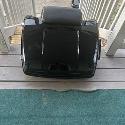 Vivid Black Tour Pack w/ Latches