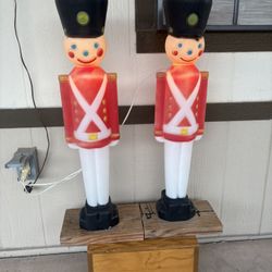 Vintage Lighted Soldiers