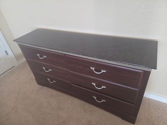 Dresser set with Mirror