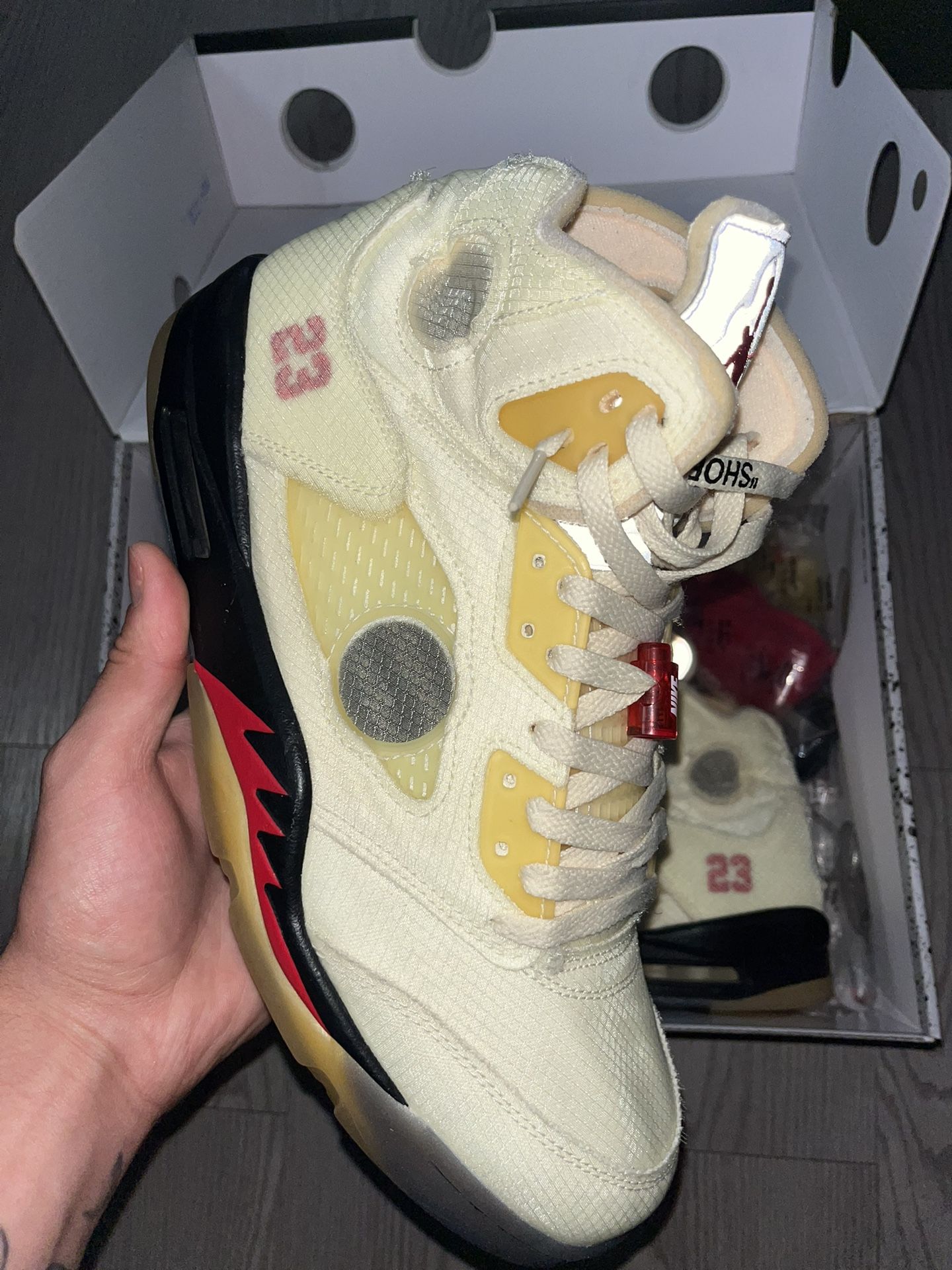 Jordan 5 “Off-White Sails” 🍨
