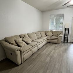 LazyBoy Sectional For sale (Beige,COUCH) $1000 OBO