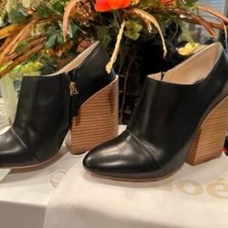 CHLOE BLACK CHUNKY HEELED POINTY BOOTIE - SIZE 41 10.5 USA  