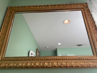 Good condition mirror 44 x 32“