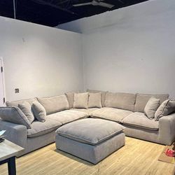 BIG SECTIONAL WITH COMFORTABLE  CUSHIONS, OTTOMAN 
