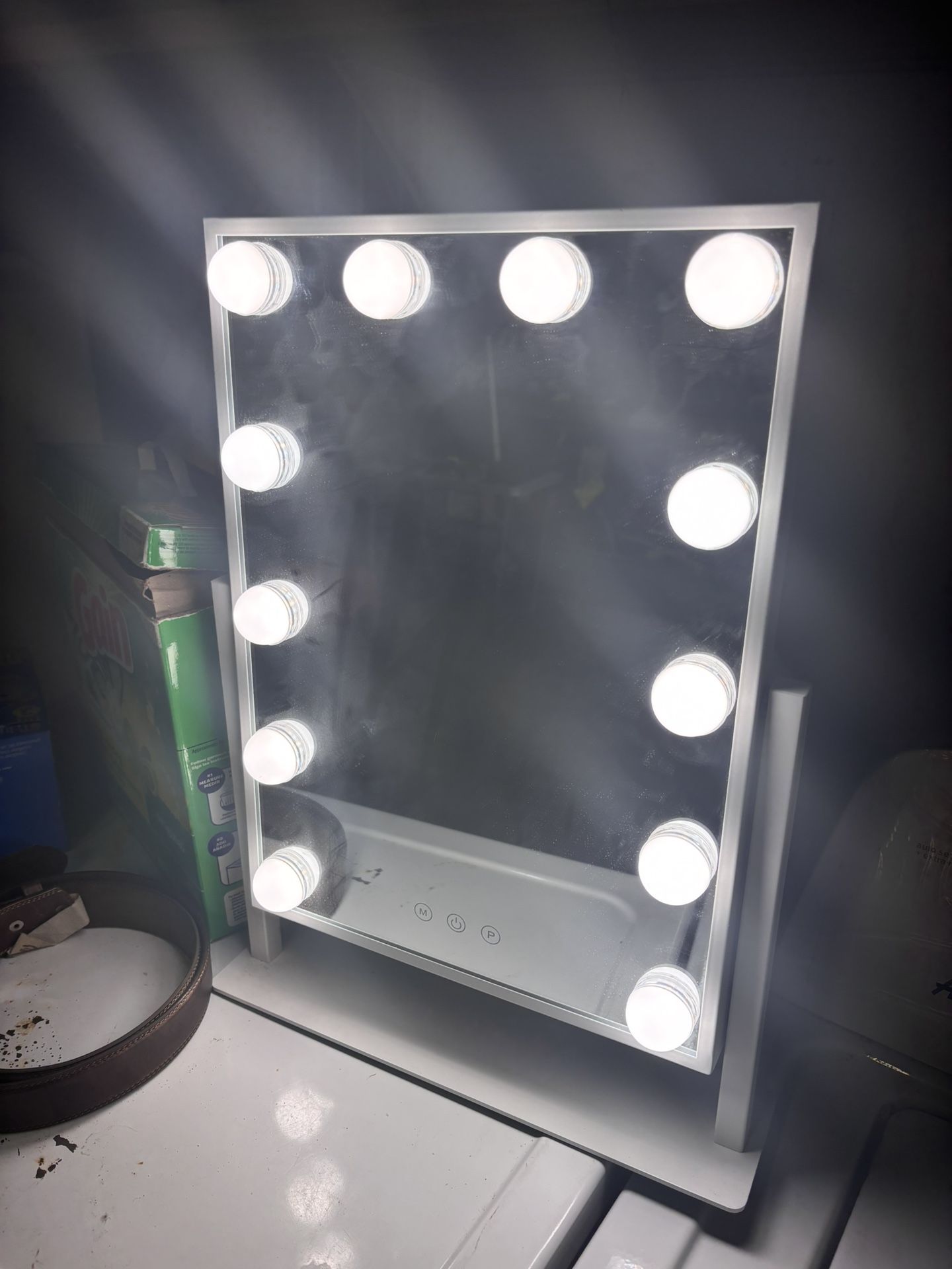 ring light mirror vanity