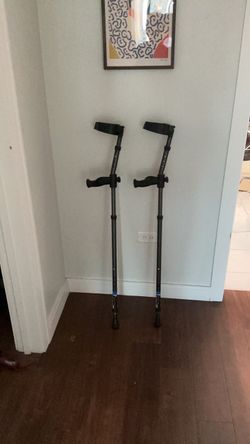 Crutches (pick up in Chicago)