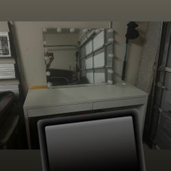 Vanity Desk With Lights 