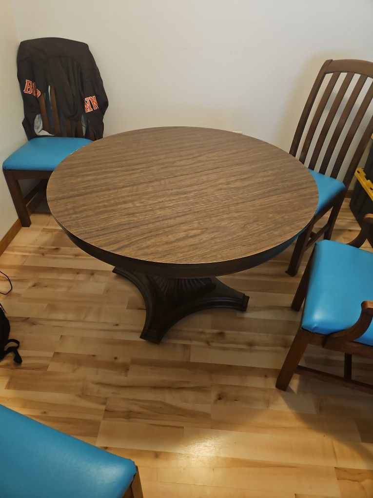 Table (No Leaf Included)