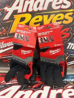 Milwaukee Anti-Vibration Work Gloves Size 10"/XL. (5 Available)