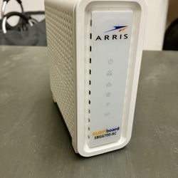 Arris Surfbord Modem 6700-AC