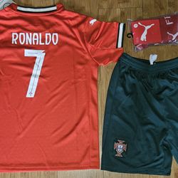 2025 portugal home soccer kit set kids size RONALDO CR7 #7 NWT

Comes with jersey short sleeve, shorts & match socks.

Kids size in stock:
#24 6/