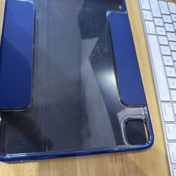 Otter box iPad Pro 11