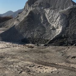 Base material/sand/mulch/arena/ gravel/grava /Golden nugget