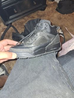 Black Jordan Size 5.5y